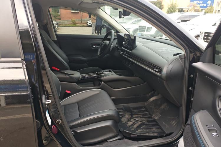 Used Honda HR-V 2023 2.0L eHEV Dynamic Smart Edition Right Front Seat