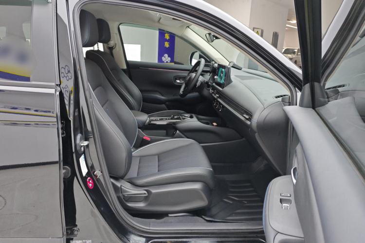Used Honda HR-V 2023 2.0L eHEV Dynamic Smart Edition Right Front Seat