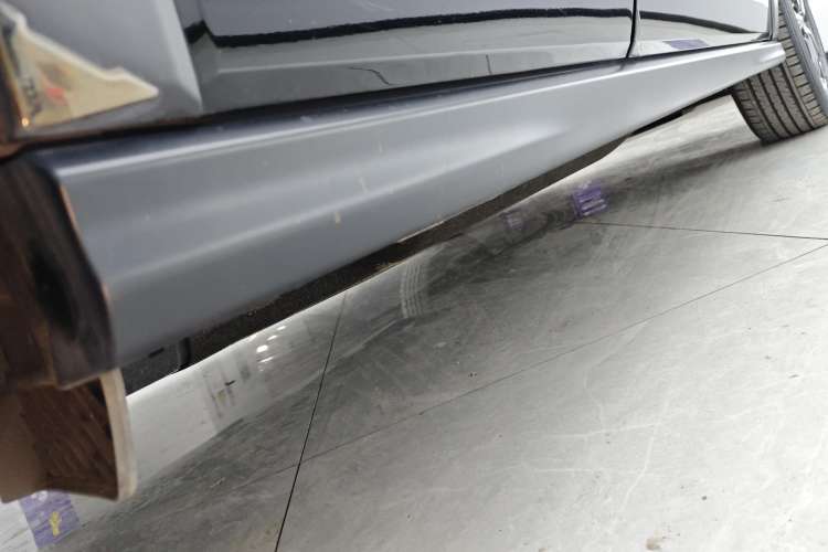 Used Honda HR-V 2023 2.0L eHEV Dynamic Smart Edition Right Side Sill