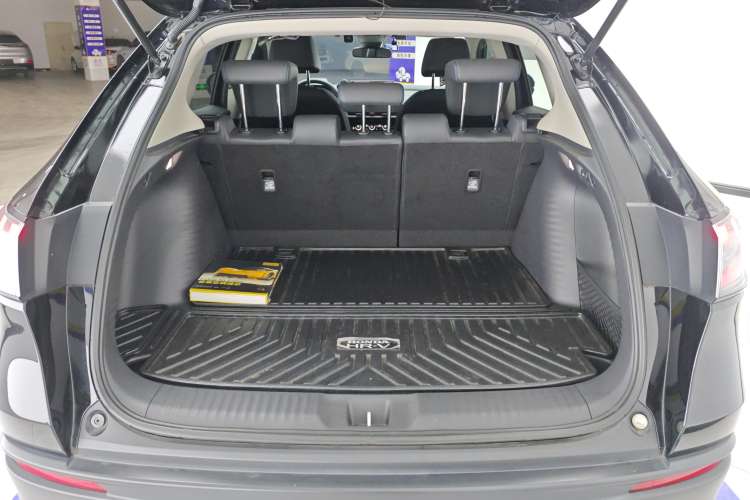 Used Honda HR-V 2023 2.0L eHEV Dynamic Smart Edition Trunk
