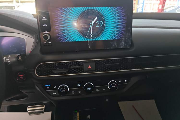 Used Honda HR-V 2023 2.0L eHEV Dynamic Edition Audio And AC Panel