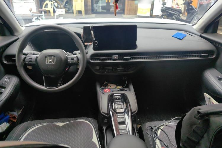 Used Honda HR-V 2023 2.0L eHEV Dynamic Speed Version Center Console