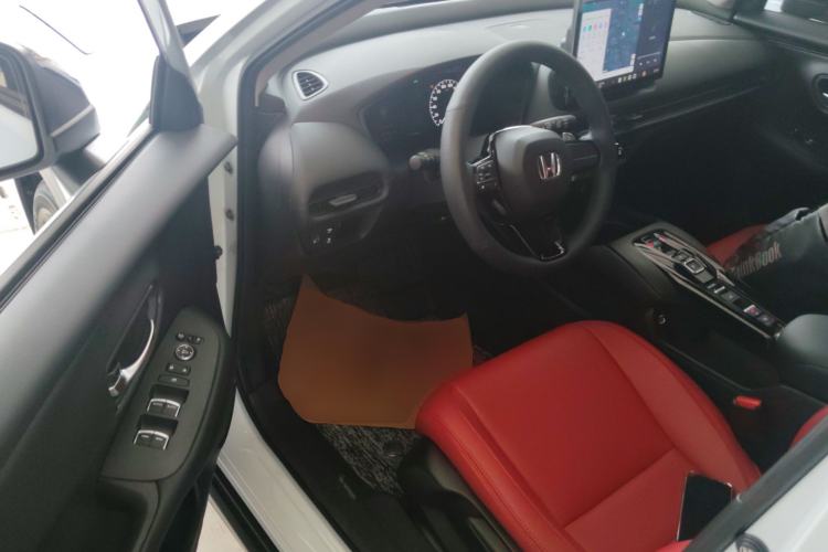 Used Honda HR-V 2023 2.0L eHEV Dynamic Speed Version Driver Seat