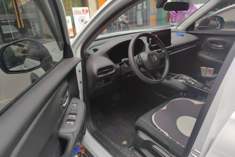 Used Honda HR-V 2023 2.0L eHEV Dynamic Speed Version Driver Seat