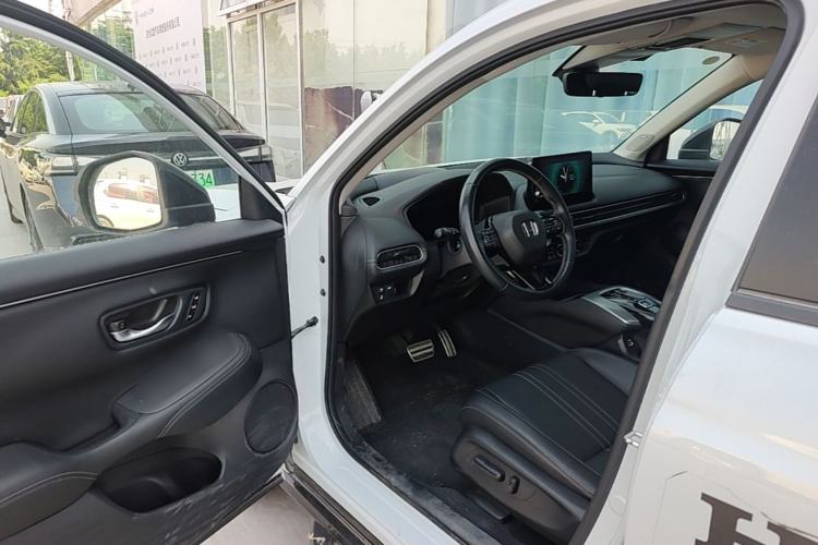 Used Honda HR-V 2023 2.0L eHEV Dynamic Edition Driver Seat