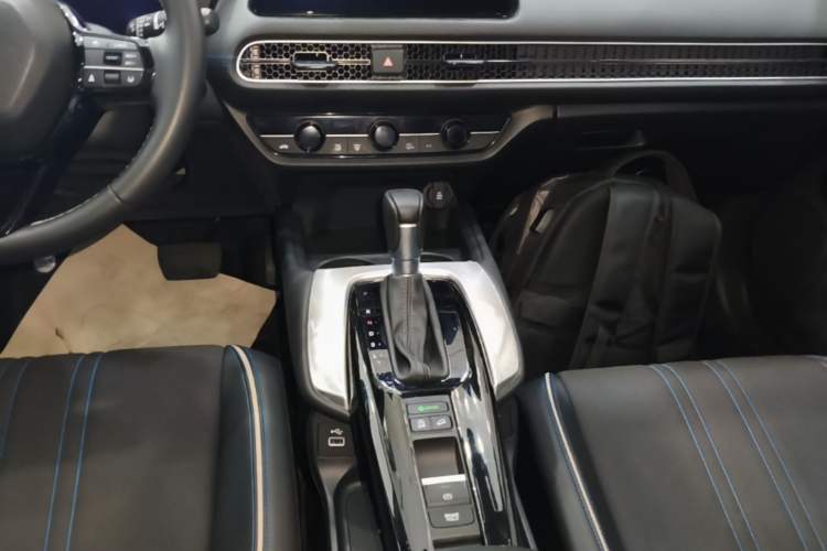 Used Honda HR-V 2023 240TURBO Trendy Edition Gear Lever