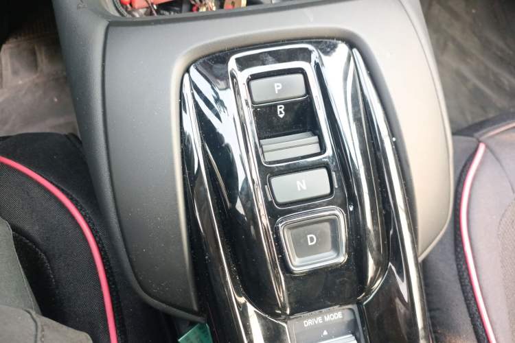Used Honda HR-V 2023 2.0L eHEV Dynamic Speed Version Gear Lever