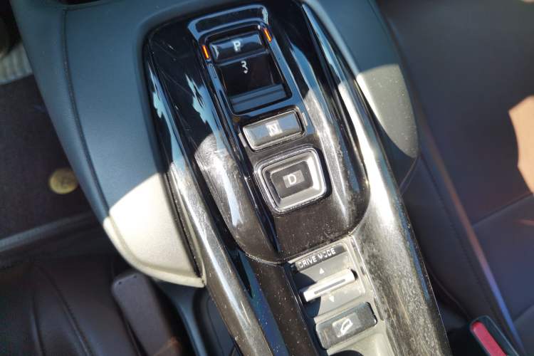 Used Honda HR-V 2023 2.0L eHEV Dynamic Smart Edition Gear Lever