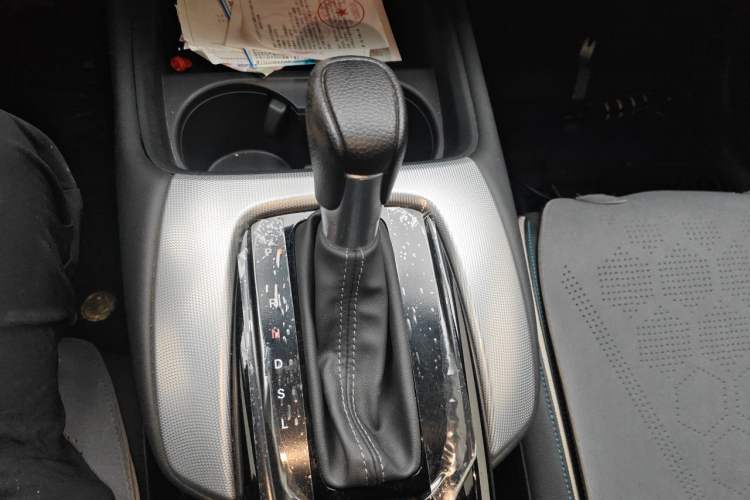 Used Honda HR-V 2023 240TURBO Trendy Edition Gear Lever
