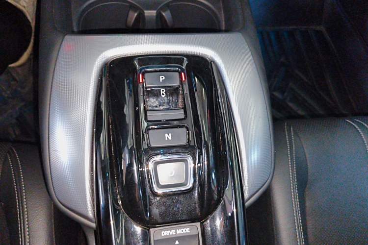 Used Honda HR-V 2023 2.0L eHEV Dynamic Edition Gear Lever