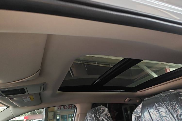 Used Honda HR-V 2023 2.0L eHEV Dynamic Edition Headliner