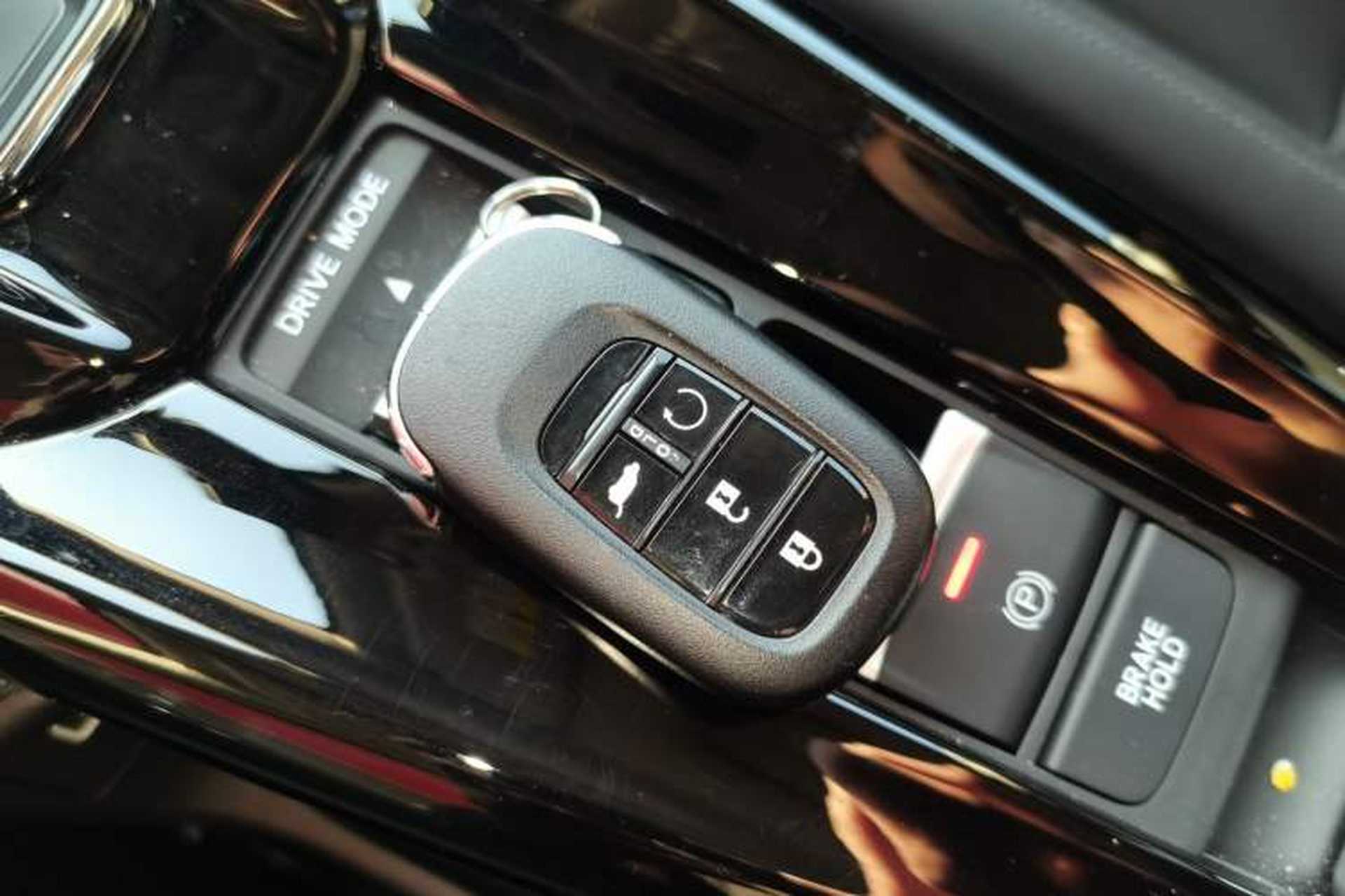 Used Honda HR-V 2023 2.0L eHEV Dynamic Edition Interior 1