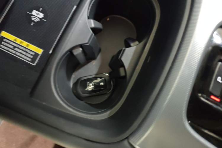 Used Honda HR-V 2023 2.0L eHEV Dynamic Edition Interior 1