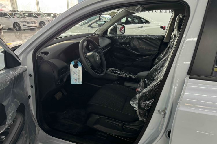 Used Honda HR-V 2023 2.0L eHEV Dynamic Speed Version Interior 2