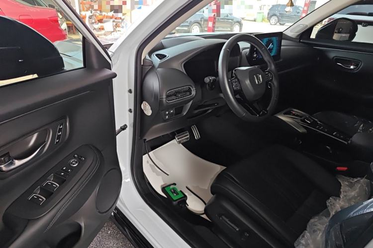 Used Honda HR-V 2023 2.0L eHEV Dynamic Edition Interior 3