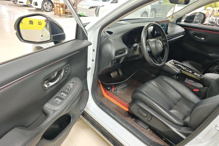 Used Honda HR-V 2023 2.0L eHEV Dynamic Edition Interior 3