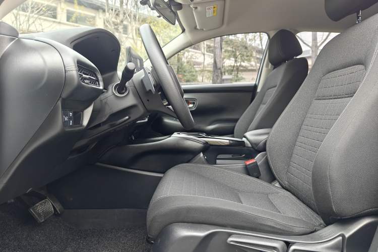 Used Honda HR-V 2023 2.0L eHEV Dynamic Speed Version Interior 6