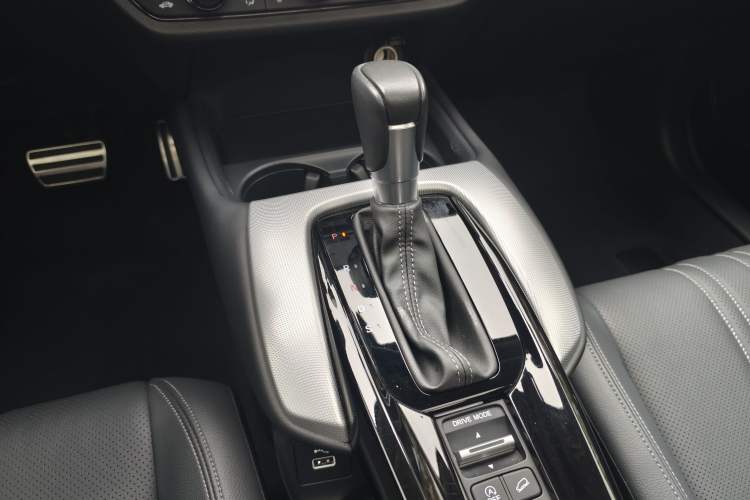 Used Honda HR-V 2023 240TURBO Prestige Edition Interior 6