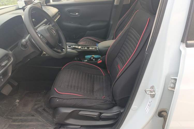 Used Honda HR-V 2023 2.0L eHEV Dynamic Speed Version Left Front Seat