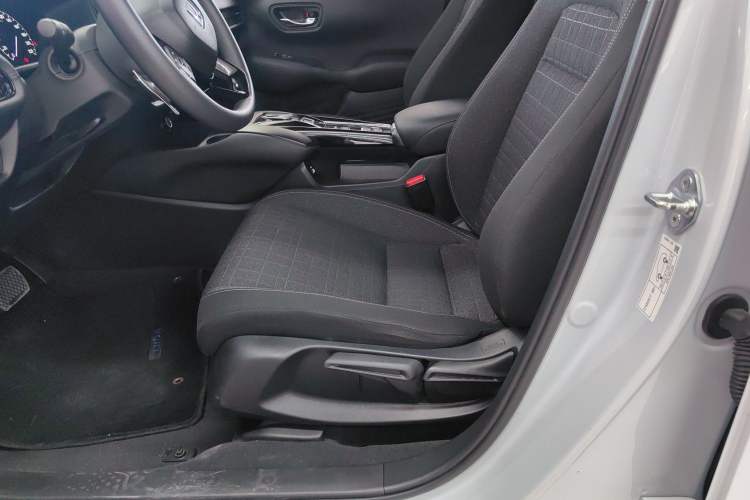 Used Honda HR-V 2023 2.0L eHEV Dynamic Speed Version Left Front Seat