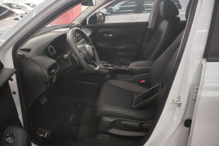 Used Honda HR-V 2023 2.0L eHEV Dynamic Speed Version Left Front Seat