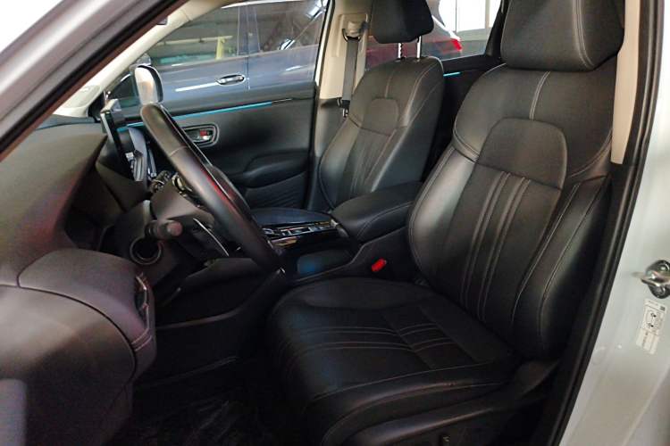 Used Honda HR-V 2023 2.0L eHEV Dynamic Edition Left Front Seat