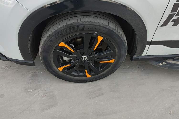 Used Honda HR-V 2023 2.0L eHEV Dynamic Edition Left Front Wheel Hub