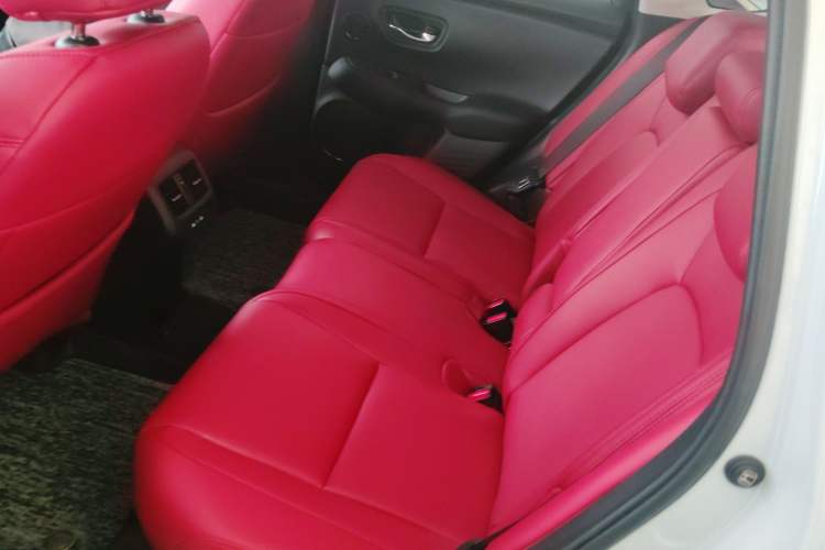 Used Honda HR-V 2023 2.0L eHEV Dynamic Speed Version Left Rear Seat