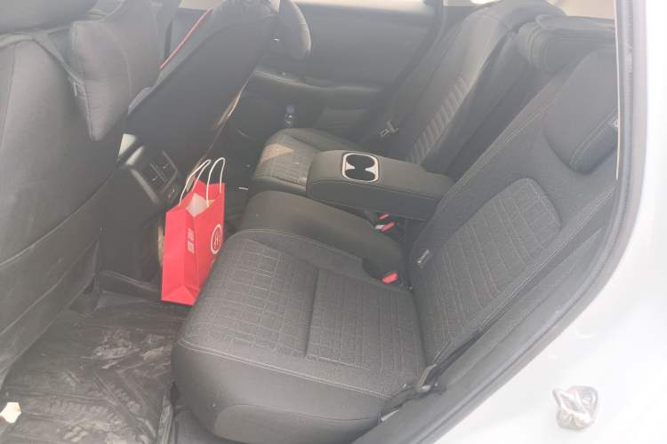 Used Honda HR-V 2023 2.0L eHEV Dynamic Speed Version Left Rear Seat