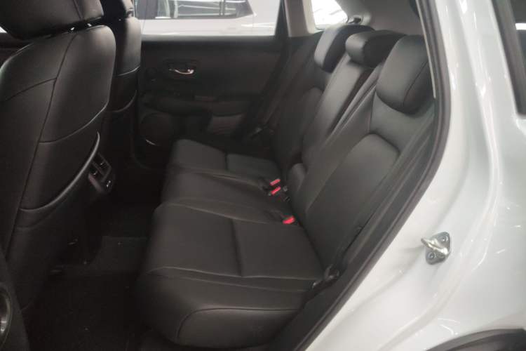 Used Honda HR-V 2023 2.0L eHEV Dynamic Speed Version Left Rear Seat