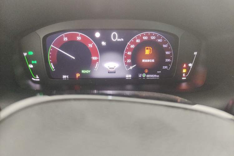 Used Honda HR-V 2023 2.0L eHEV Dynamic Edition Odometer Close Up