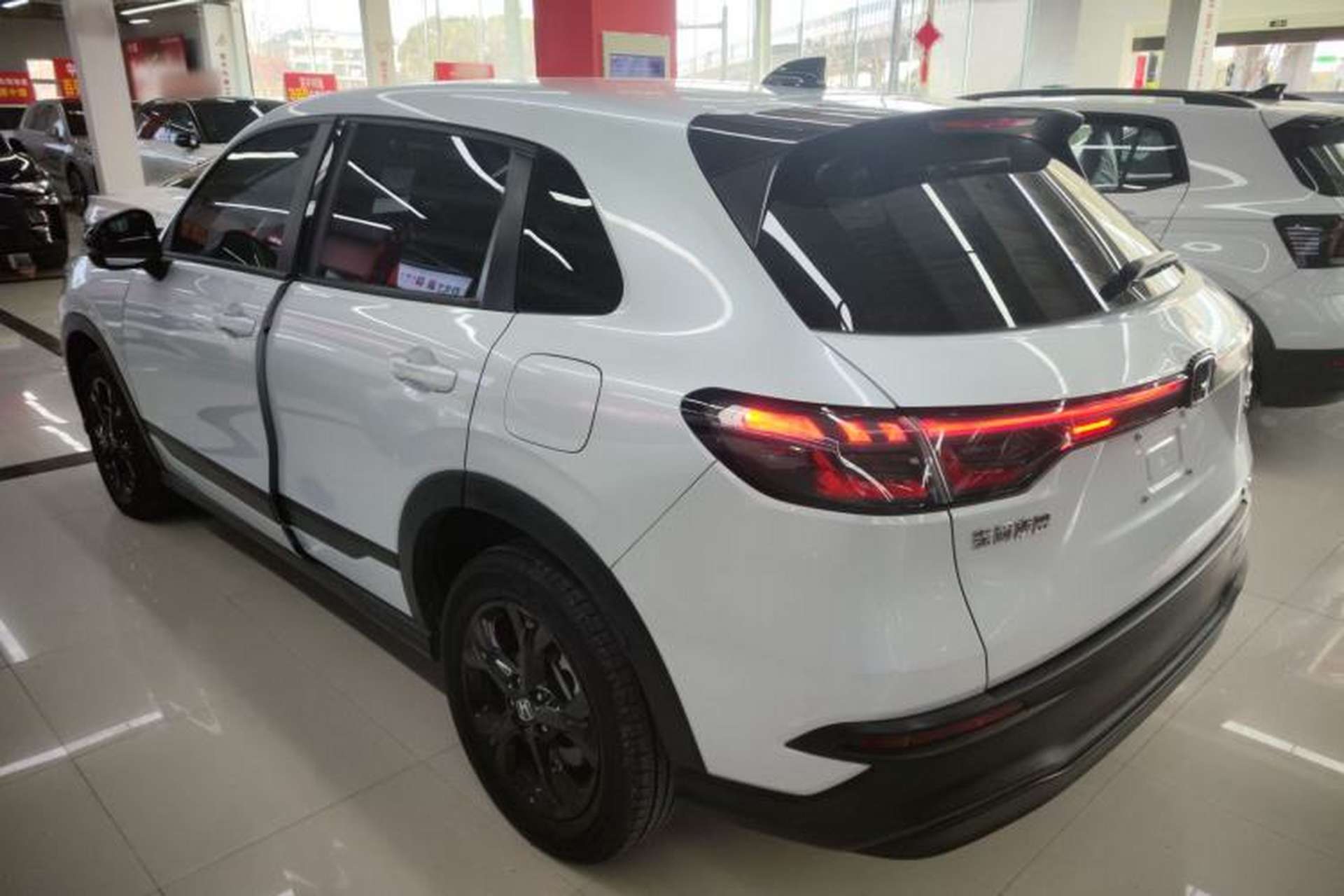 Used Honda HR-V 2023 2.0L eHEV Dynamic Speed Version Rear Left 45 Deg