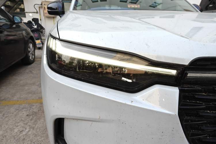 Used Honda HR-V 2023 2.0L eHEV Dynamic Speed Version Right Front Headlight