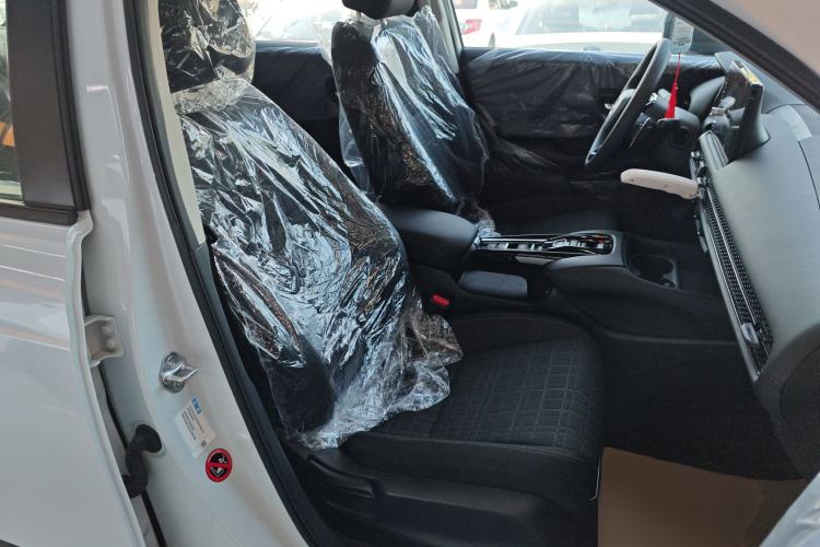Used Honda HR-V 2023 2.0L eHEV Dynamic Speed Version Right Front Seat