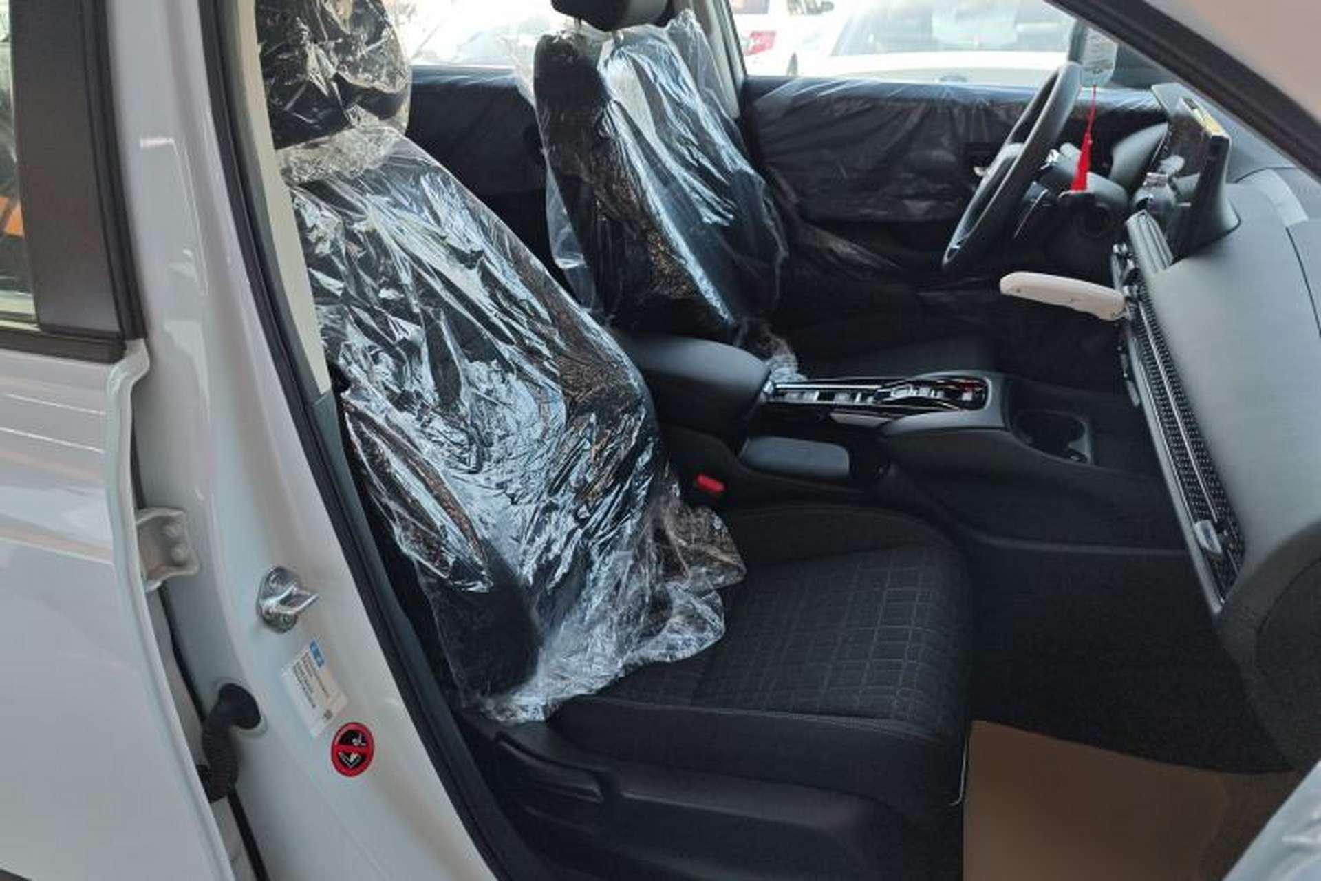 Used Honda HR-V 2023 2.0L eHEV Dynamic Speed Version Right Front Seat