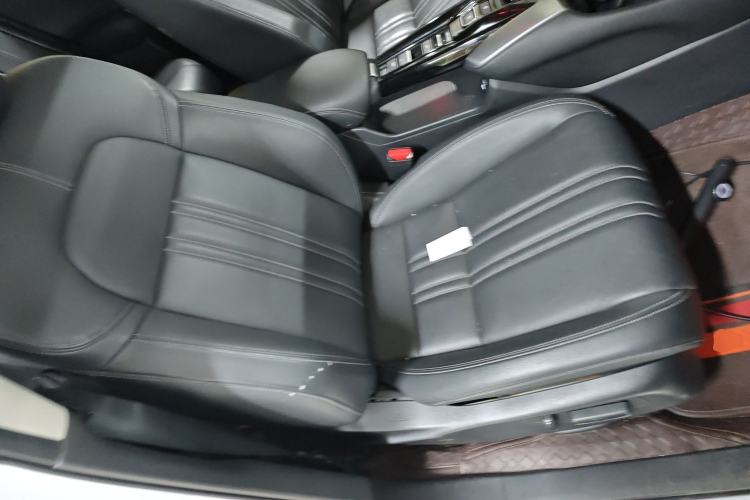 Used Honda HR-V 2023 2.0L eHEV Dynamic Edition Right Front Seat