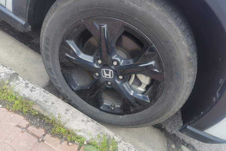 Used Honda HR-V 2023 2.0L eHEV Dynamic Speed Version Right Front Wheel Hub