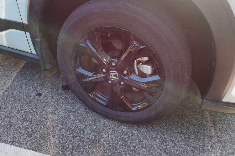 Used Honda HR-V 2023 2.0L eHEV Dynamic Smart Edition Right Front Wheel Hub