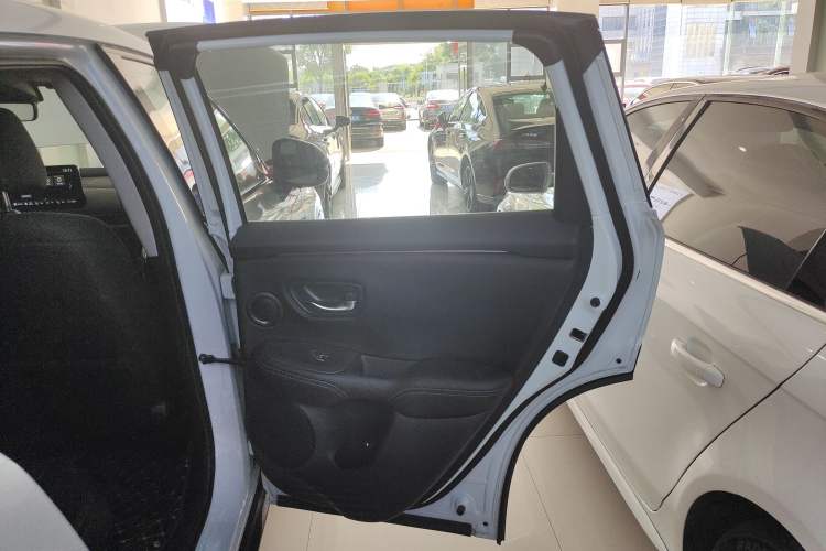 Used Honda HR-V 2023 2.0L eHEV Dynamic Edition Right Rear Door Interior