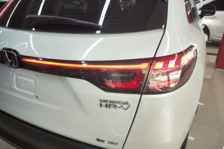 Used Honda HR-V 2023 2.0L eHEV Dynamic Speed Version Right Rear Taillight