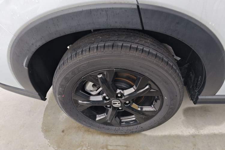 Used Honda HR-V 2023 2.0L eHEV Dynamic Smart Edition Right Rear Wheel Hub