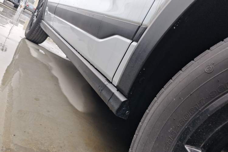 Used Honda HR-V 2023 2.0L eHEV Dynamic Smart Edition Right Side Sill