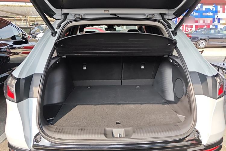 Used Honda HR-V 2023 2.0L eHEV Dynamic Edition Trunk