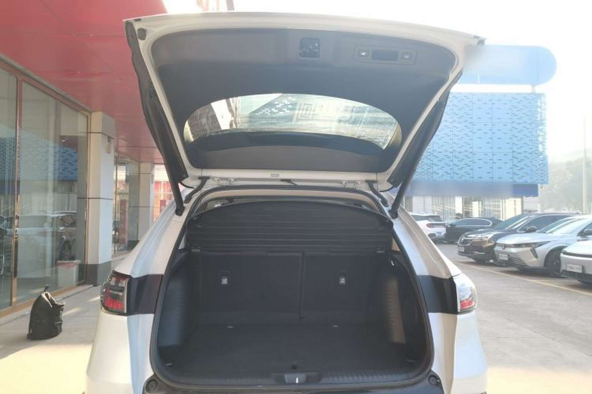 Used Honda HR-V 2023 2.0L eHEV Dynamic Edition Trunk