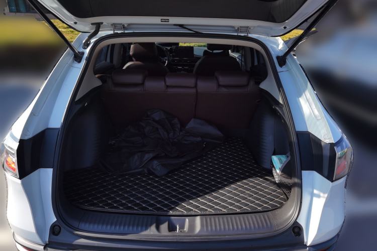 Used Honda HR-V 2023 2.0L eHEV Dynamic Smart Edition Trunk