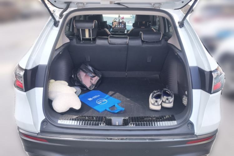 Used Honda HR-V 2023 2.0L eHEV Dynamic Smart Edition Trunk