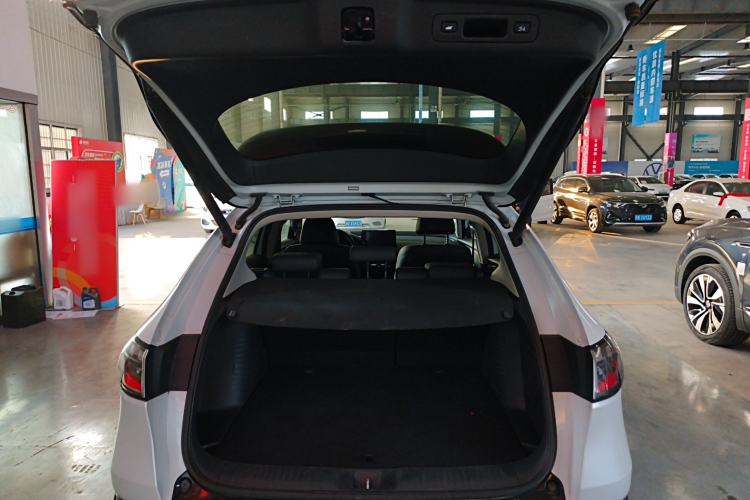 Used Honda HR-V 2023 2.0L eHEV Dynamic Edition Trunk