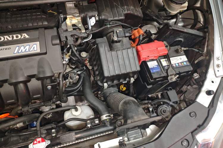 Used Honda INSIGHT 2013 1.3L standard version Engine Bay Left