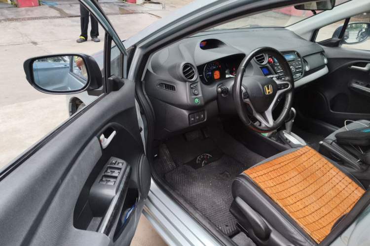 Used Honda INSIGHT 2013 1.3L standard version Driver Seat