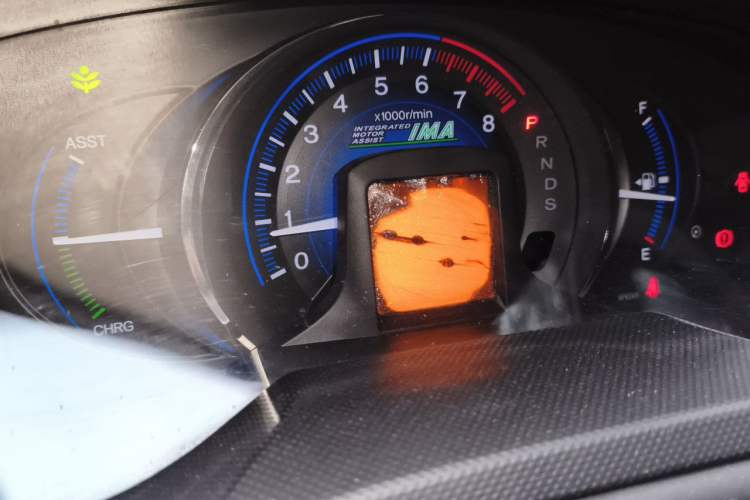 Used Honda INSIGHT 2013 1.3L standard version Odometer Close Up